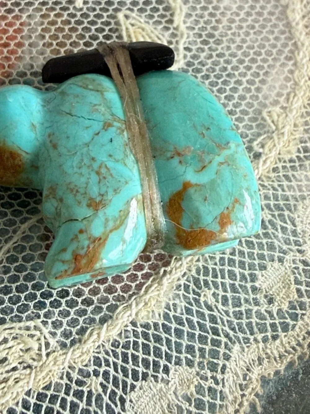 Vintage 60s Zuni Turquoise Fetish Bear Carving Jet Arrowhead 1
